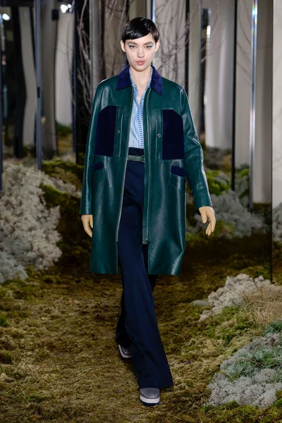 Look 12